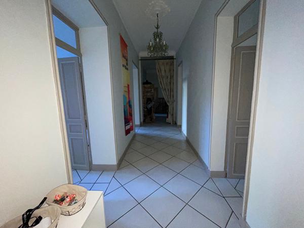 AVIGNON - BOULEVARD RASPAIL - GRAND APPARTEMENT DE TYPE 4 DE 134 M² HABITABLE AVEC GRANDE CAVE