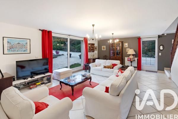 Maison à vendre 7 pièces 177 m² Saint-Maximin-la-Sainte-Baume