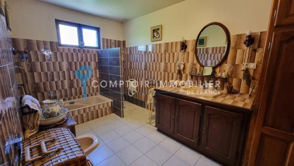 Villa
                                                                                                                                                                                                                                                                                                                        5 pièce(s)                                                                                                                                                                                                          3 chambre(s)                                                                                                                                                                                                          157  m²