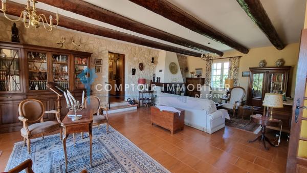 Villa
                                                                                                                                                                                                                                                                                                                        5 pièce(s)                                                                                                                                                                                                          3 chambre(s)                                                                                                                                                                                                          157  m²