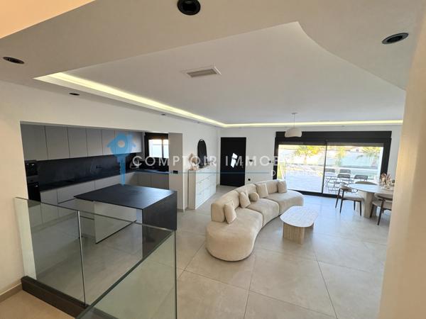 Maison
                                                                                                                                                                                                                                                                                                                        4 pièce(s)                                                                                                                                                                                                          3 chambre(s)                                                                                                                                                                                                          127  m²