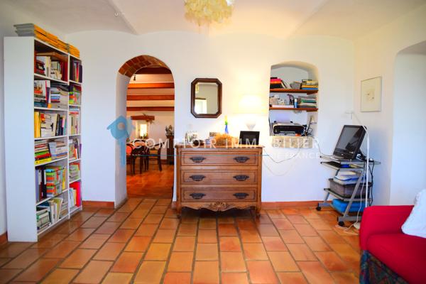 Mas 9 pièce(s) 4 chambre(s) 161 m²