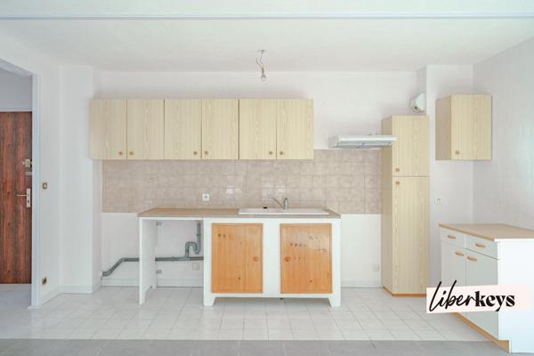 T2 lumineux avec extérieur à Saint-Just