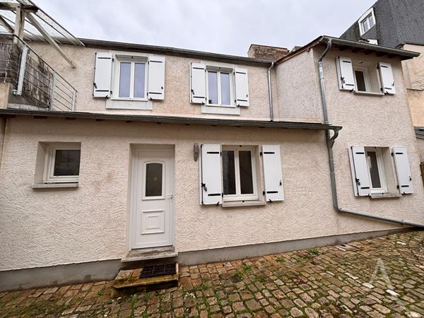 Appartement duplex deux pièces avec terrasse et parking privé !