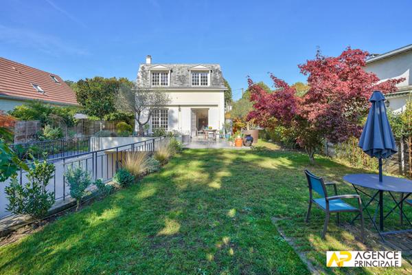 Maison Maisons Laffitte 6 pièce(s) 140 m2 exclusivite 4 chambres-parc-ermitage €1 195 000 ** - Référence 13359