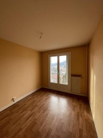 REF 8833- LES BOULEAUX BAT B -  F2 au 2ème avec balcon