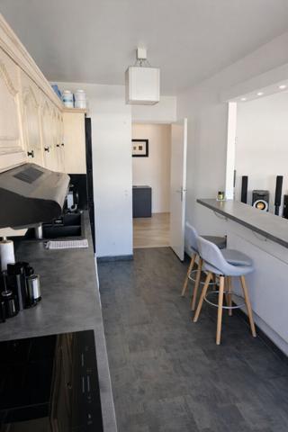 PUTEAUX : Appartement de 3 pièces de 75.53 m² avec balcon, cave et parking