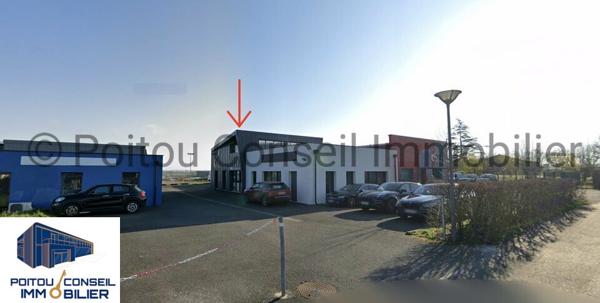BUREAUX TRES LUMINEUX ENVIRON 115m2 AVEC PARKINGS LA CRECHE