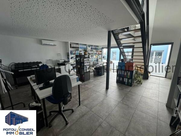 BUREAUX TRES LUMINEUX ENVIRON 115m2 AVEC PARKINGS LA CRECHE