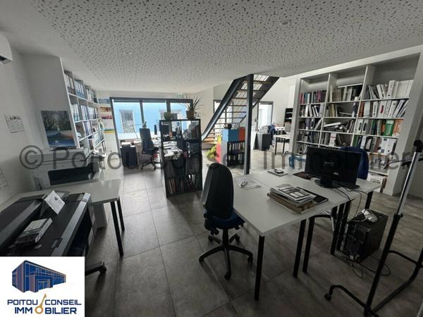 BUREAUX TRES LUMINEUX ENVIRON 115m2 AVEC PARKINGS LA CRECHE