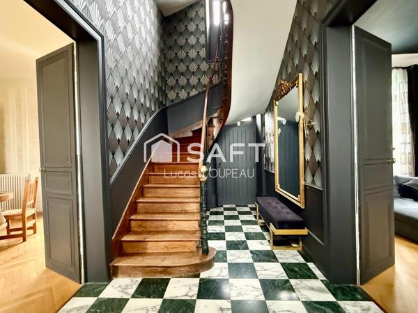 Maison de maître au bord de la rivière