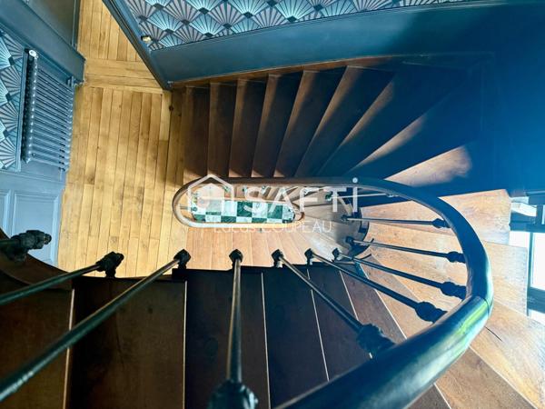 Maison de maître au bord de la rivière