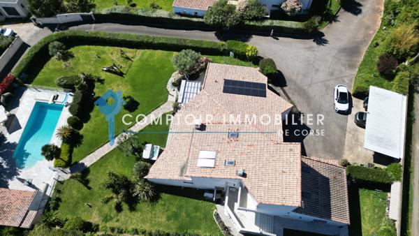 Villa
                                                                                                                                                                                                                                                                                                                        6 pièce(s)                                                                                                                                                                                                          5 chambre(s)                                                                                                                                                                                                          262.7  m²