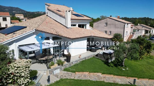 Villa
                                                                                                                                                                                                                                                                                                                        6 pièce(s)                                                                                                                                                                                                          5 chambre(s)                                                                                                                                                                                                          262.7  m²