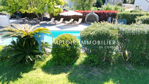 Villa
                                                                                                                                                                                                                                                                                                                        6 pièce(s)                                                                                                                                                                                                          5 chambre(s)                                                                                                                                                                                                          262.7  m²