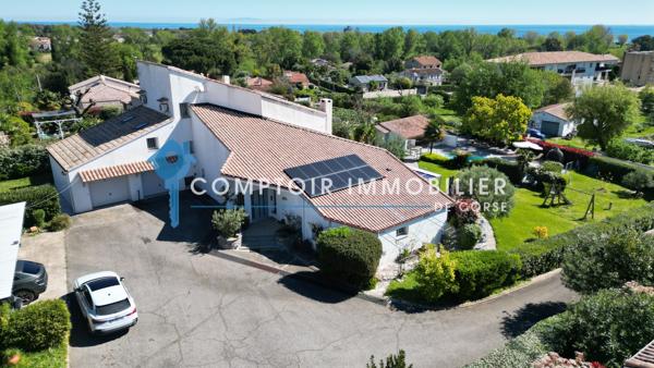 Villa
                                                                                                                                                                                                                                                                                                                        6 pièce(s)                                                                                                                                                                                                          5 chambre(s)                                                                                                                                                                                                          262.7  m²