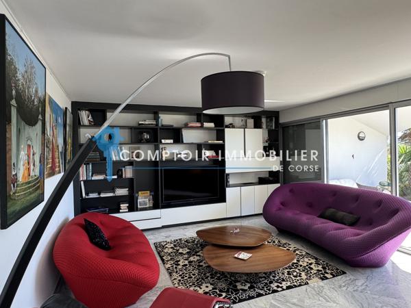 Villa
                                                                                                                                                                                                                                                                                                                        6 pièce(s)                                                                                                                                                                                                          5 chambre(s)                                                                                                                                                                                                          262.7  m²