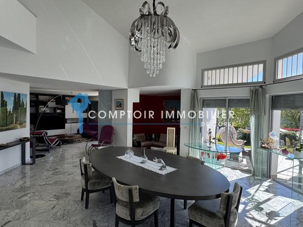 Villa
                                                                                                                                                                                                                                                                                                                        6 pièce(s)                                                                                                                                                                                                          5 chambre(s)                                                                                                                                                                                                          262.7  m²