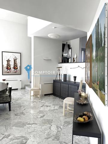 Villa
                                                                                                                                                                                                                                                                                                                        6 pièce(s)                                                                                                                                                                                                          5 chambre(s)                                                                                                                                                                                                          262.7  m²
