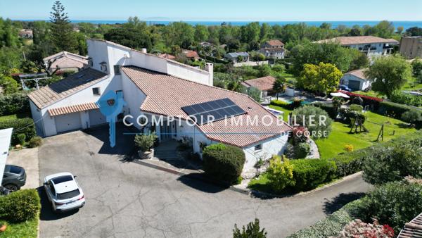 Villa
                                                                                                                                                                                                                                                                                                                        6 pièce(s)                                                                                                                                                                                                          5 chambre(s)                                                                                                                                                                                                          262.7  m²