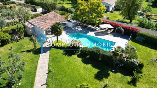 Villa
                                                                                                                                                                                                                                                                                                                        6 pièce(s)                                                                                                                                                                                                          5 chambre(s)                                                                                                                                                                                                          262.7  m²