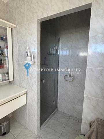 Villa
                                                                                                                                                                                                                                                                                                                        6 pièce(s)                                                                                                                                                                                                          5 chambre(s)                                                                                                                                                                                                          262.7  m²