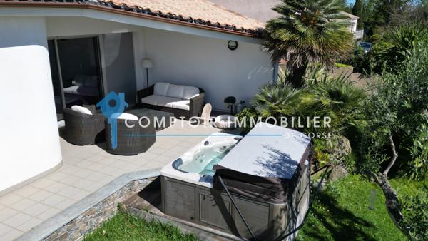 Villa
                                                                                                                                                                                                                                                                                                                        6 pièce(s)                                                                                                                                                                                                          5 chambre(s)                                                                                                                                                                                                          262.7  m²