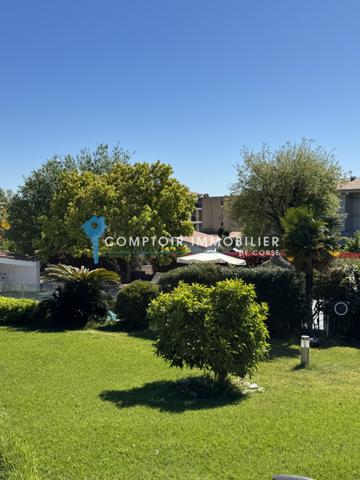 Villa
                                                                                                                                                                                                                                                                                                                        6 pièce(s)                                                                                                                                                                                                          5 chambre(s)                                                                                                                                                                                                          262.7  m²