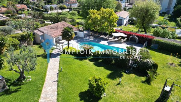 Villa
                                                                                                                                                                                                                                                                                                                        6 pièce(s)                                                                                                                                                                                                          5 chambre(s)                                                                                                                                                                                                          262.7  m²