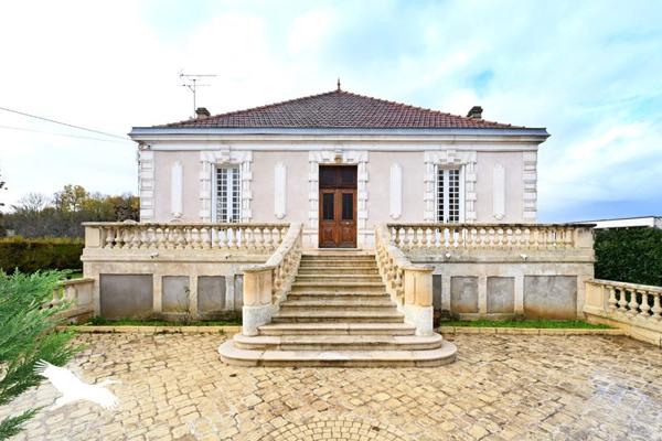 Maison à vendre |  Voeuil-et-Giget |  10 pièces | 357 m²