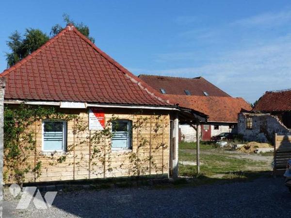 MARCONNELLE, Longère - Longère en cours de rénovation avec beau terrain comprenant:
Salle à man...