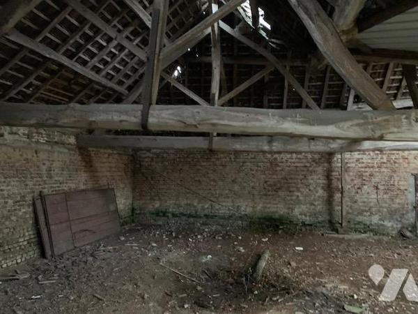 MARCONNELLE, Longère - Longère en cours de rénovation avec beau terrain comprenant:
Salle à man...