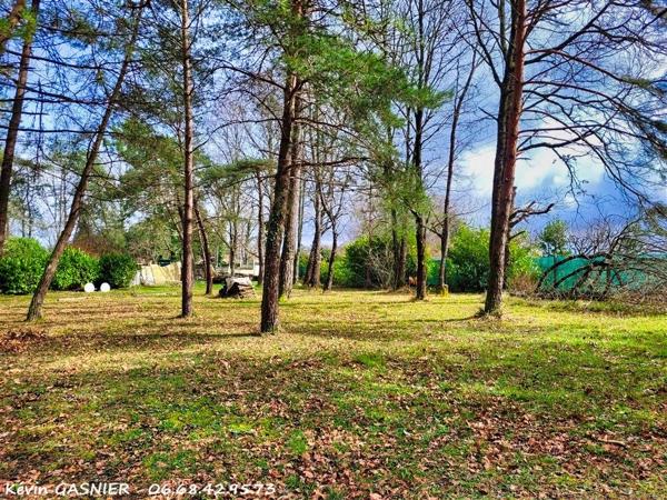 DIRAC (16410) : Terrain constructible de 1043m2 a viabiliser