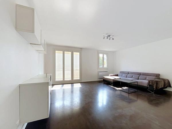 Vente                                                      Appartement
                        
                     2 pièces                      55 m2                     à Limeil-Brévannes