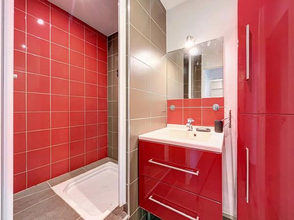 Vente                                                      Appartement
                        
                     2 pièces                      55 m2                     à Limeil-Brévannes