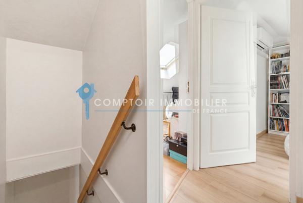 Duplex
                                                                                                                                                                                                                                                                                                                        5 pièce(s)                                                                                                                                                                                                          3 chambre(s)                                                                                                                                                                                                          107  m²