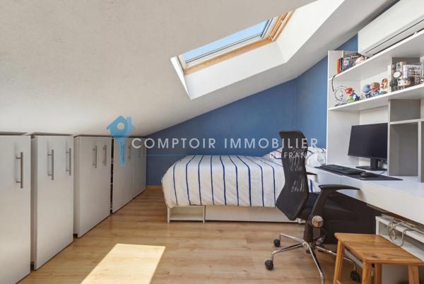 Duplex
                                                                                                                                                                                                                                                                                                                        5 pièce(s)                                                                                                                                                                                                          3 chambre(s)                                                                                                                                                                                                          107  m²