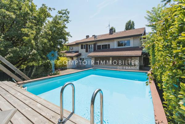 Duplex
                                                                                                                                                                                                                                                                                                                        5 pièce(s)                                                                                                                                                                                                          3 chambre(s)                                                                                                                                                                                                          107  m²