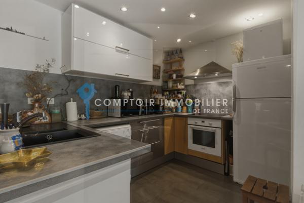 Duplex
                                                                                                                                                                                                                                                                                                                        5 pièce(s)                                                                                                                                                                                                          3 chambre(s)                                                                                                                                                                                                          107  m²