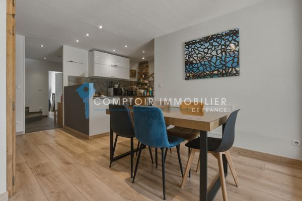 Duplex
                                                                                                                                                                                                                                                                                                                        5 pièce(s)                                                                                                                                                                                                          3 chambre(s)                                                                                                                                                                                                          107  m²