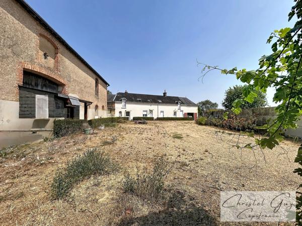Sarthe (72), Propriété à vendre sur plus de 4 hectares, habitation et nombreuses dépendances et espaces de stockage, fort potentiel agricole, touristique ou artisanel