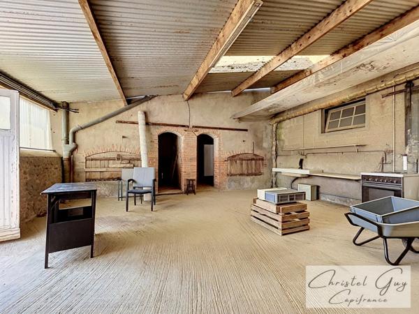 Sarthe (72), Propriété à vendre sur plus de 4 hectares, habitation et nombreuses dépendances et espaces de stockage, fort potentiel agricole, touristique ou artisanel
