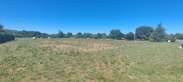 Terrain plat avec vue dégagée à Sigoulès ! Exclusivité Nestenn