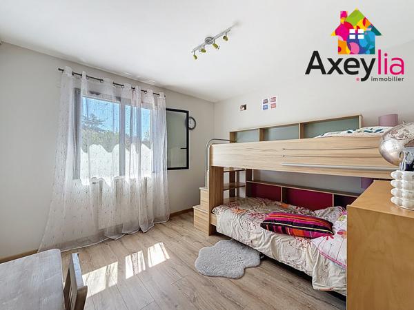 Commelle-Vernay (42120) A VENDRE - COMMELLE-VERNAY - MAISON D'ARCHTIECTE, DE 2015 ET 201M2 AVEC 5 CHAMBRES ET TERRAIN