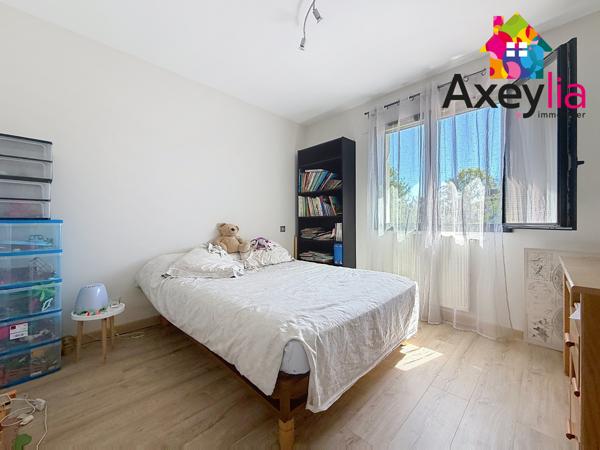 Commelle-Vernay (42120) A VENDRE - COMMELLE-VERNAY - MAISON D'ARCHTIECTE, DE 2015 ET 201M2 AVEC 5 CHAMBRES ET TERRAIN