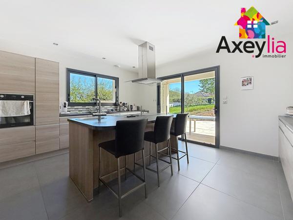 Commelle-Vernay (42120) A VENDRE - COMMELLE-VERNAY - MAISON D'ARCHTIECTE, DE 2015 ET 201M2 AVEC 5 CHAMBRES ET TERRAIN