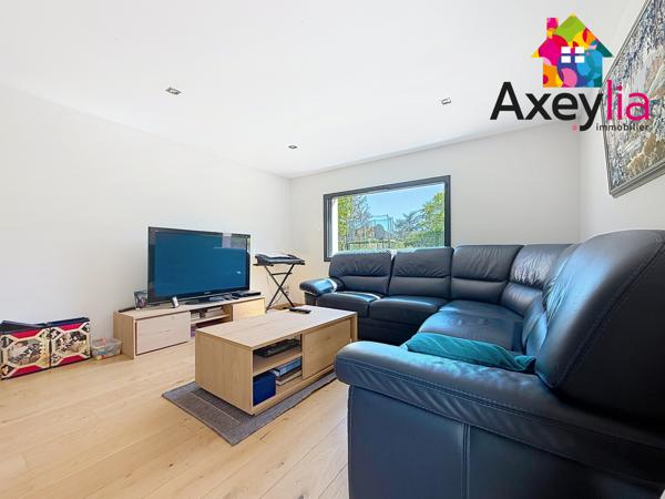 Commelle-Vernay (42120) A VENDRE - COMMELLE-VERNAY - MAISON D'ARCHTIECTE, DE 2015 ET 201M2 AVEC 5 CHAMBRES ET TERRAIN