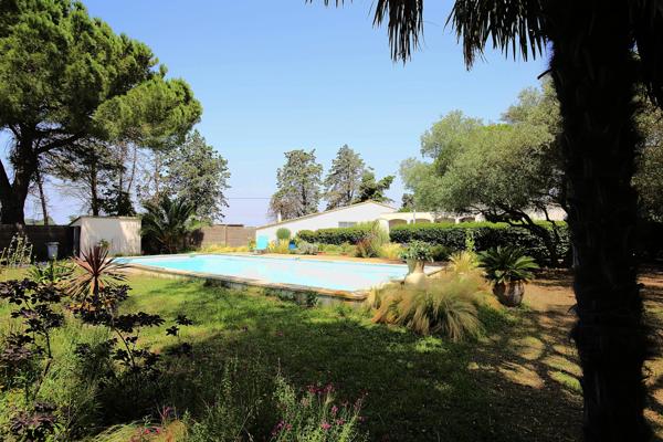 Aigues-Mortes (30220) NOUVEAU, PARC 1,1 HA, SUPERBE MAS PLEIN PIED, DE 250 M2 , PISCINE 12/6, CARRIÈRE, BOX CHEVAUX PRO