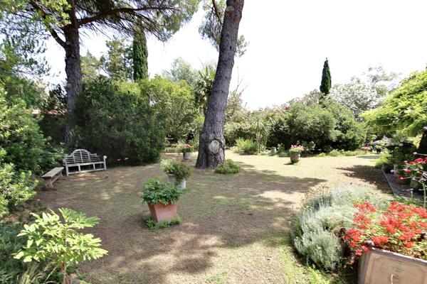 Aigues-Mortes (30220) NOUVEAU, PARC 1,1 HA, SUPERBE MAS PLEIN PIED, DE 250 M2 , PISCINE 12/6, CARRIÈRE, BOX CHEVAUX PRO