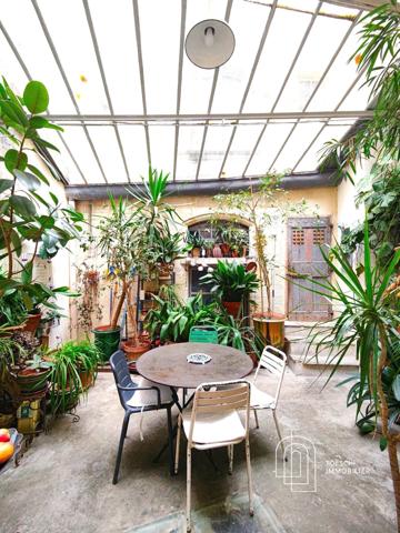 Authentique maison arlésienne avec atelier, patio et terrasse